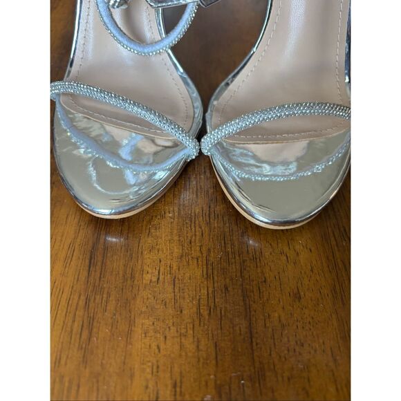 Heels - Picture 3 of 6